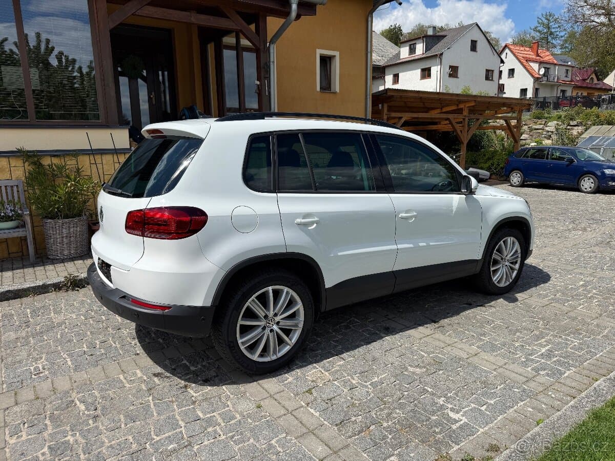 2015 Volkswagen TIGUAN - 4