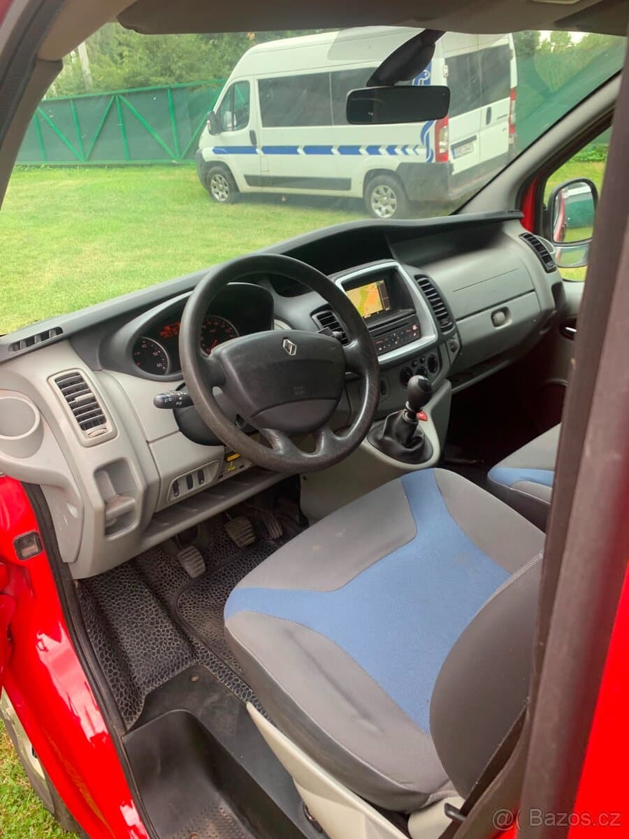2011 Renault TRAFIC - 4