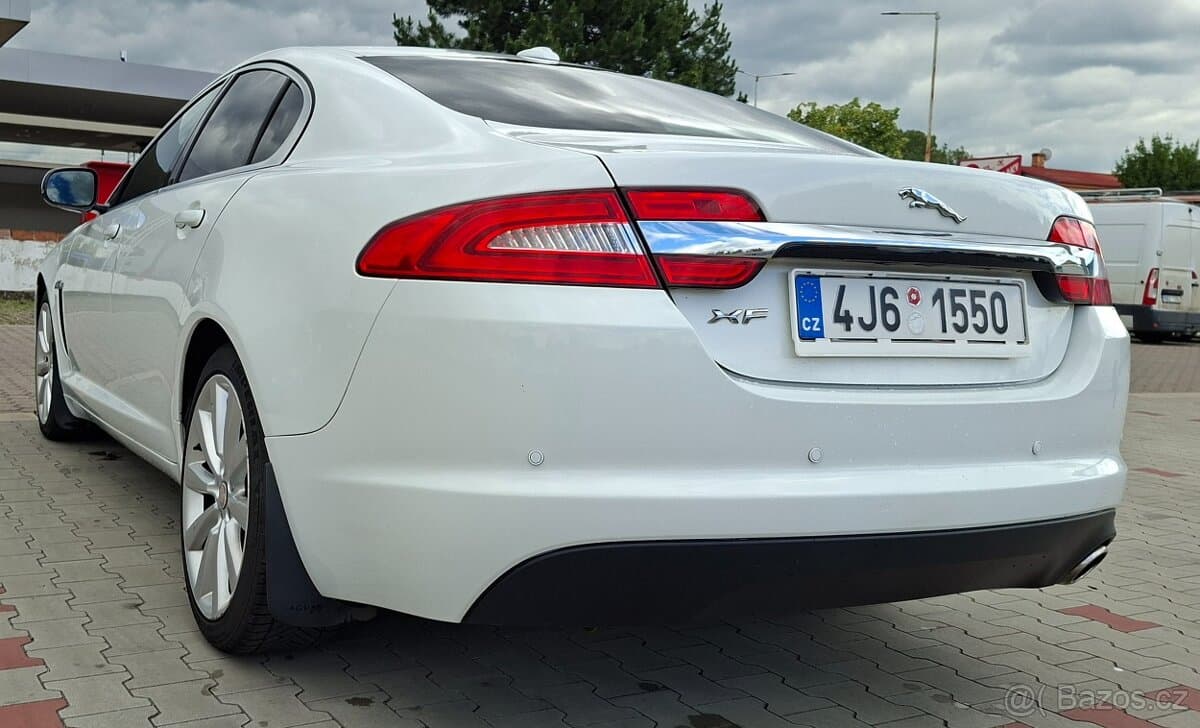 2012 Jaguar XF - 4