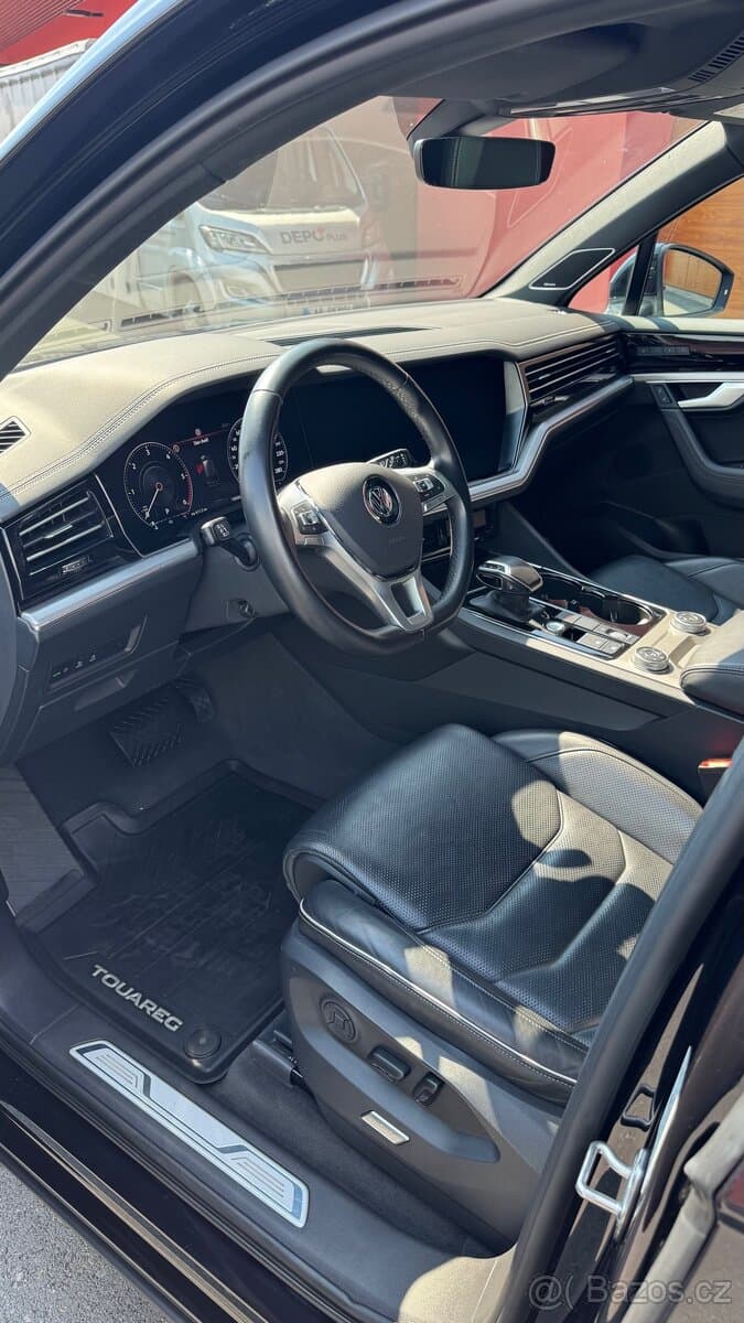 2019 Volkswagen TOUAREG - 4