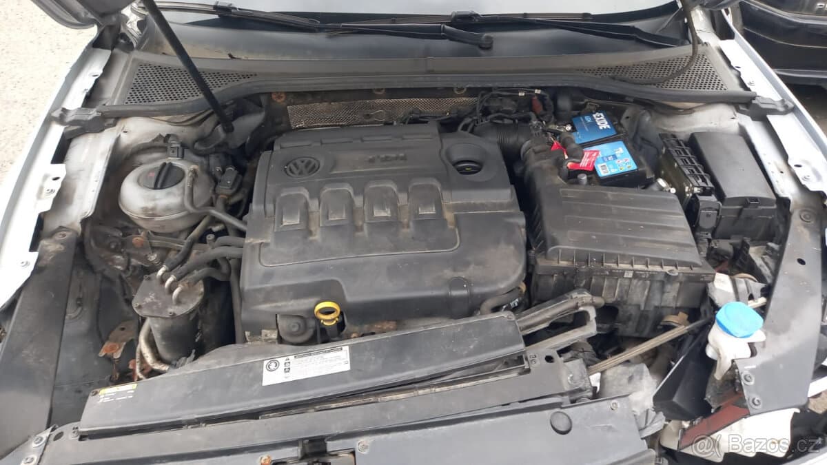 2017 Volkswagen PASSAT - 4