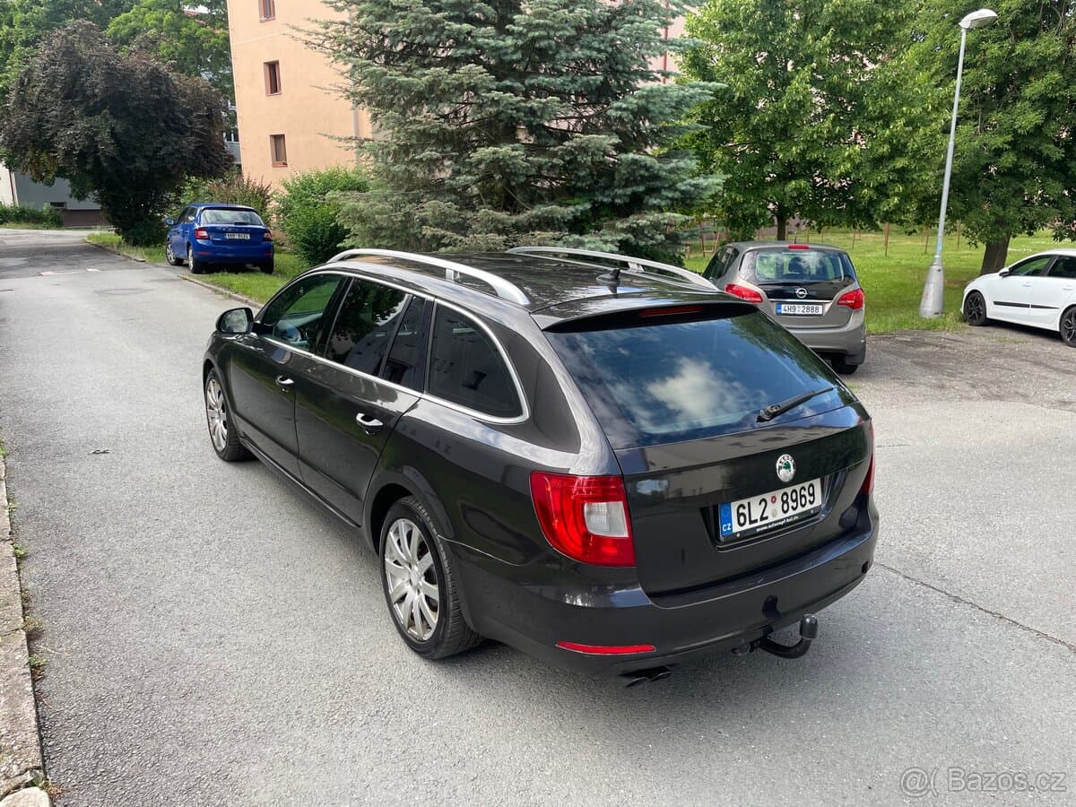 2011 Škoda SUPERB - 4