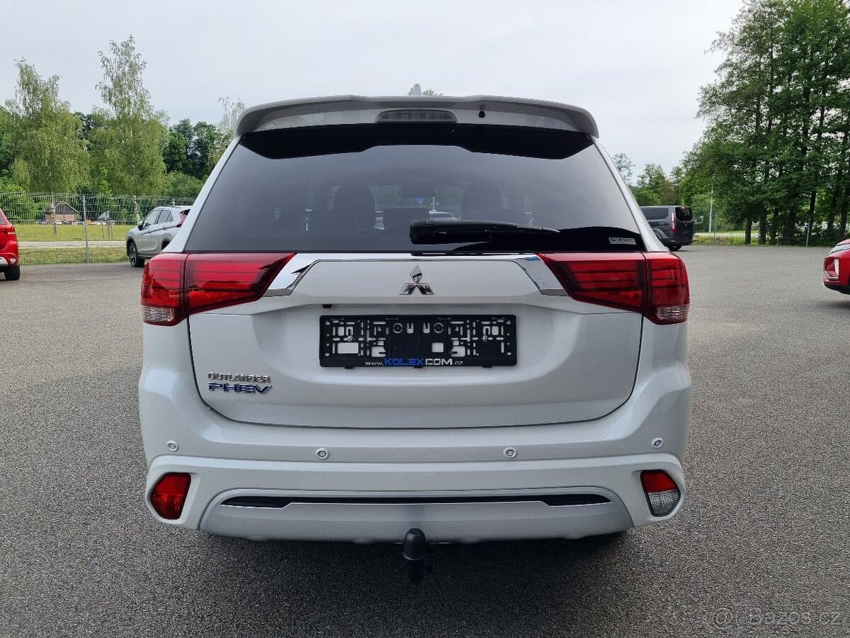 2021 Mitsubishi OUTLANDER - 4