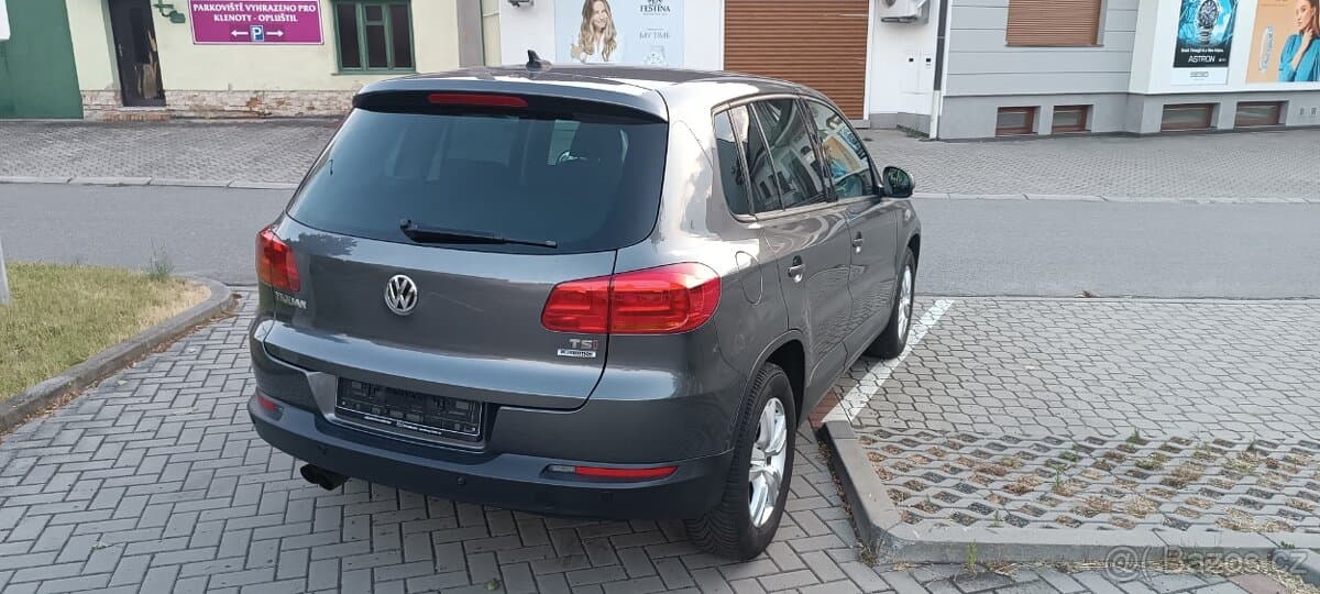 2015 Volkswagen TIGUAN - 4
