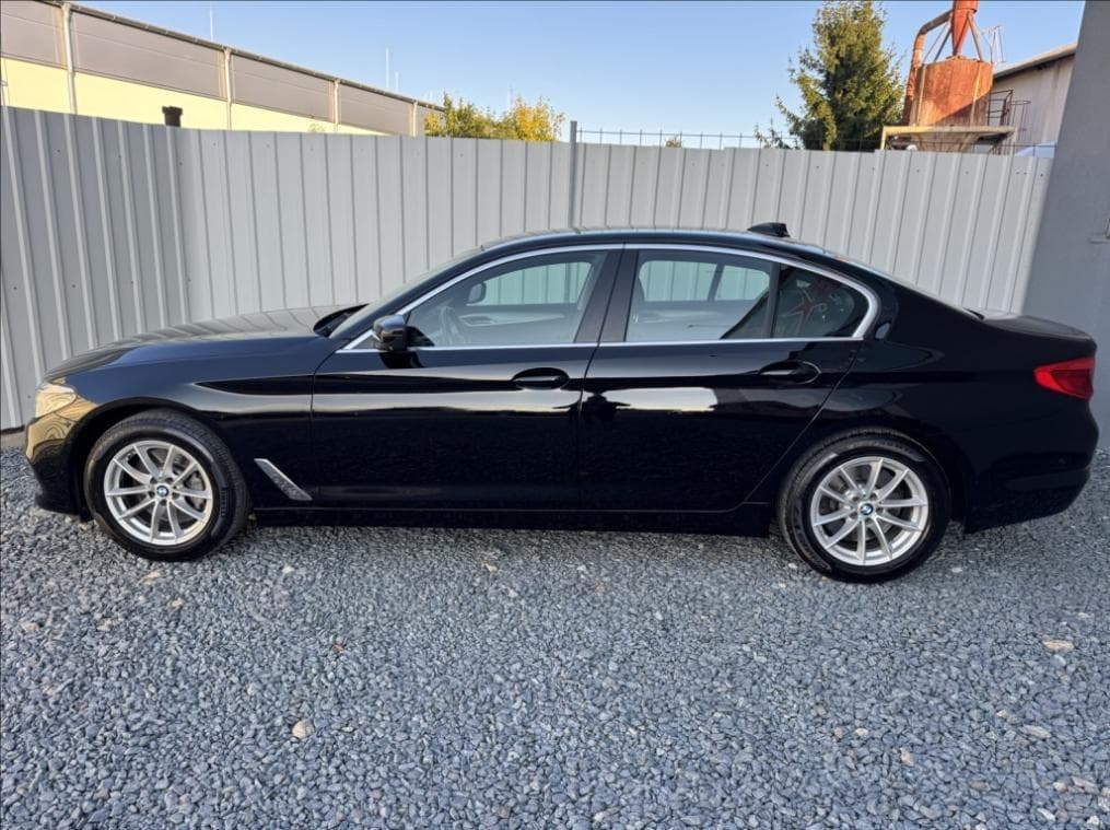 2019 BMW 5-SERIES - 4