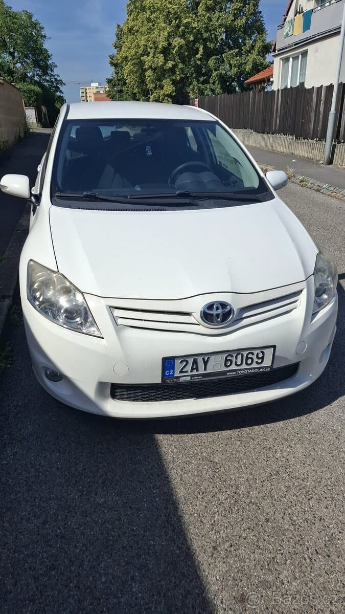 2012 Toyota AURIS - 4