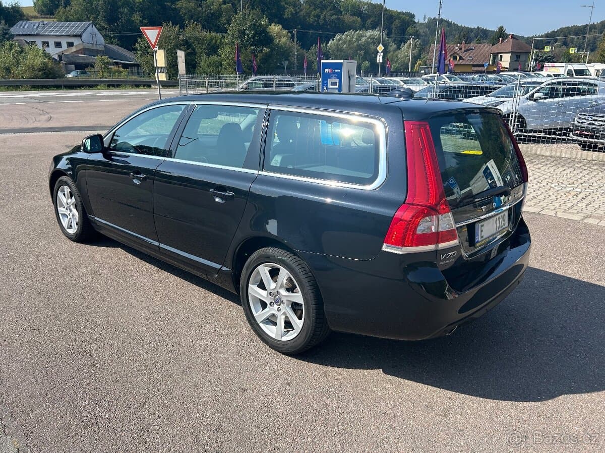 2015 Volvo V70 - 4