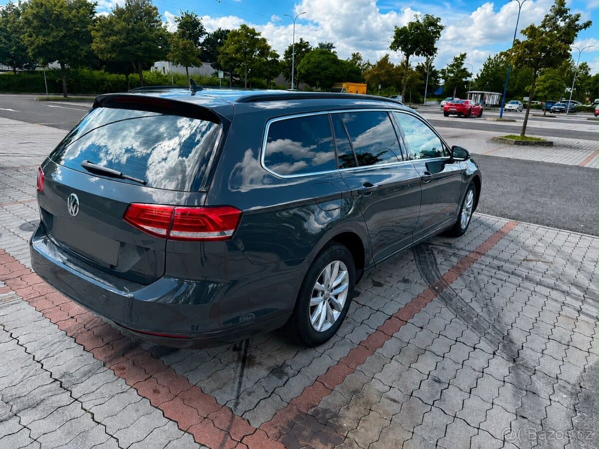 2016 Volkswagen PASSAT - 4