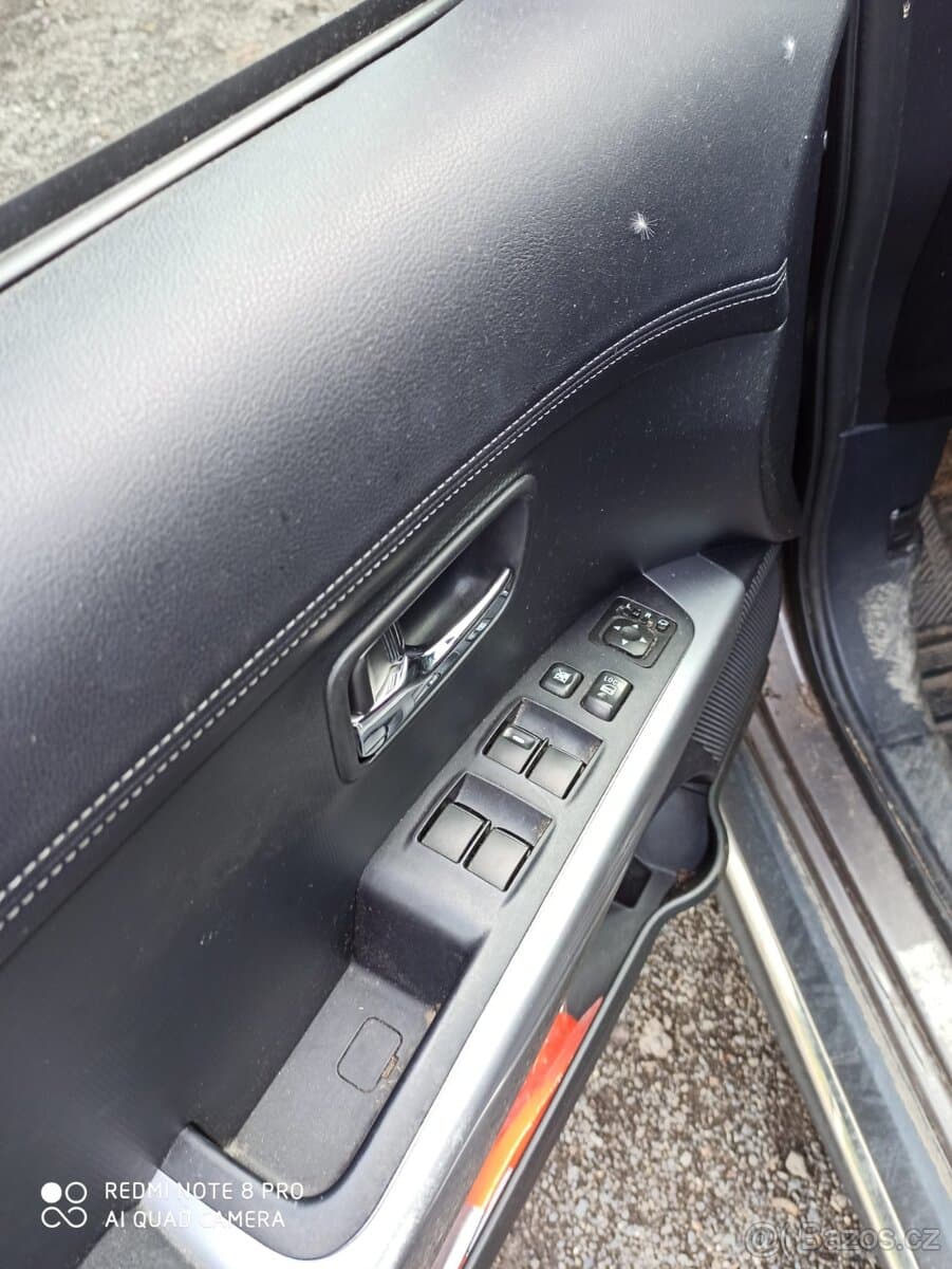 2011 Mitsubishi OUTLANDER - 4