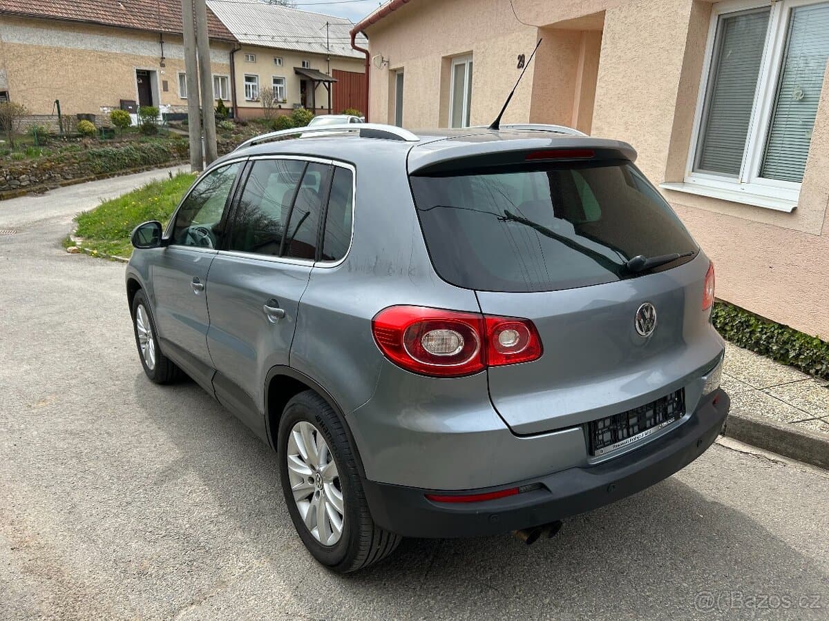 2010 Volkswagen TIGUAN - 4