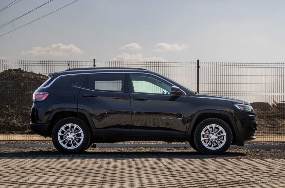 2022 Jeep COMPASS - 4