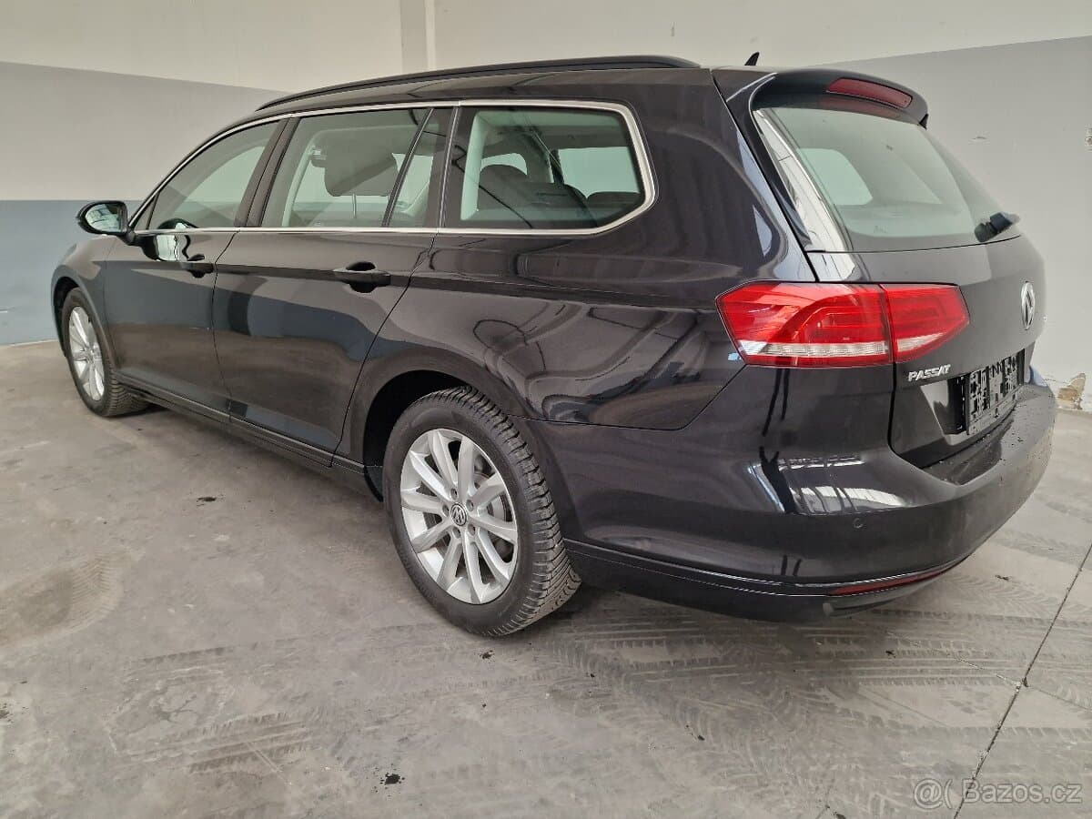 2016 Volkswagen PASSAT - 4