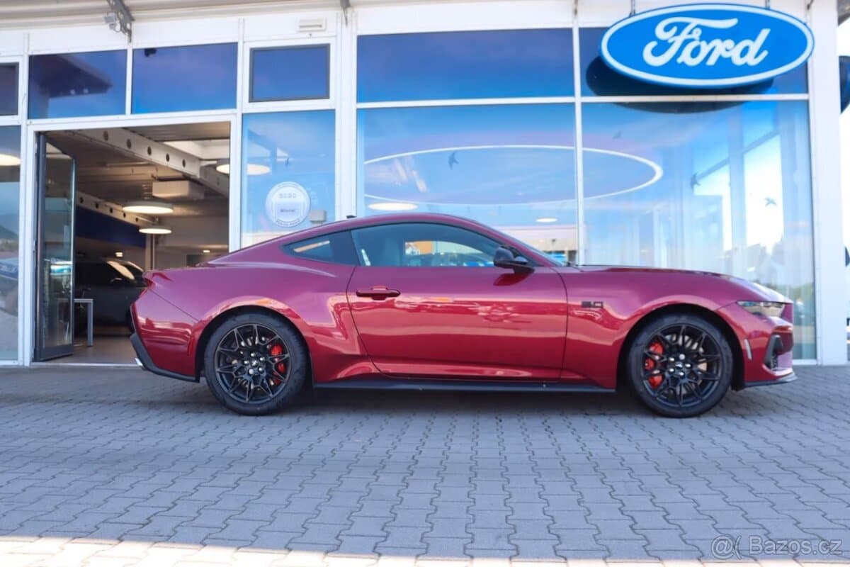 Ford MUSTANG - 4
