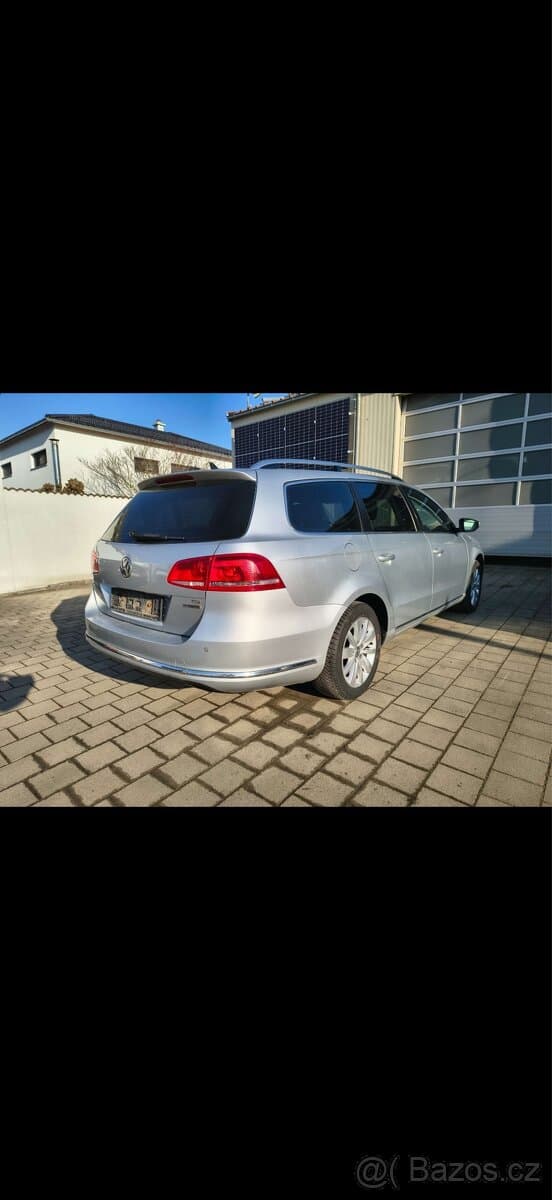 2012 Volkswagen PASSAT - 4