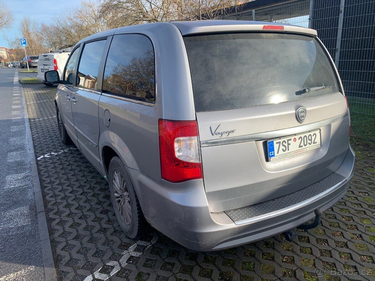 2013 Lancia VOYAGER - 4