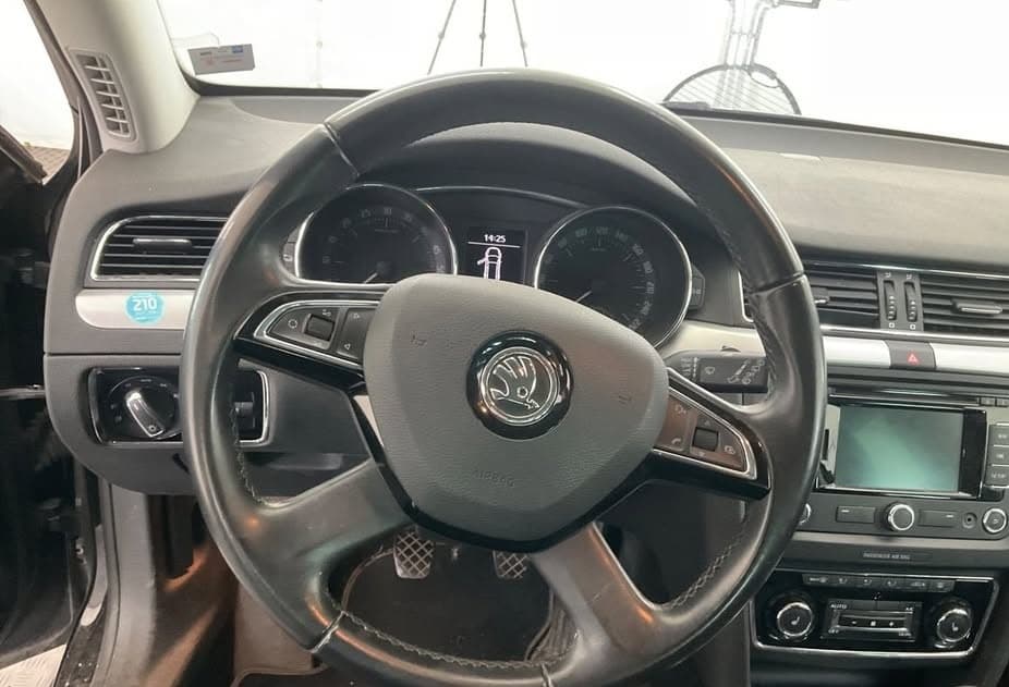 2015 Škoda SUPERB - 4