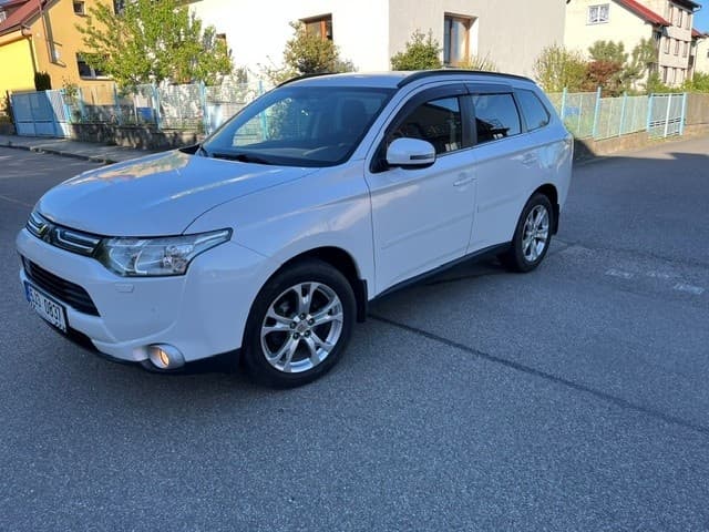 2014 Mitsubishi OUTLANDER - 4