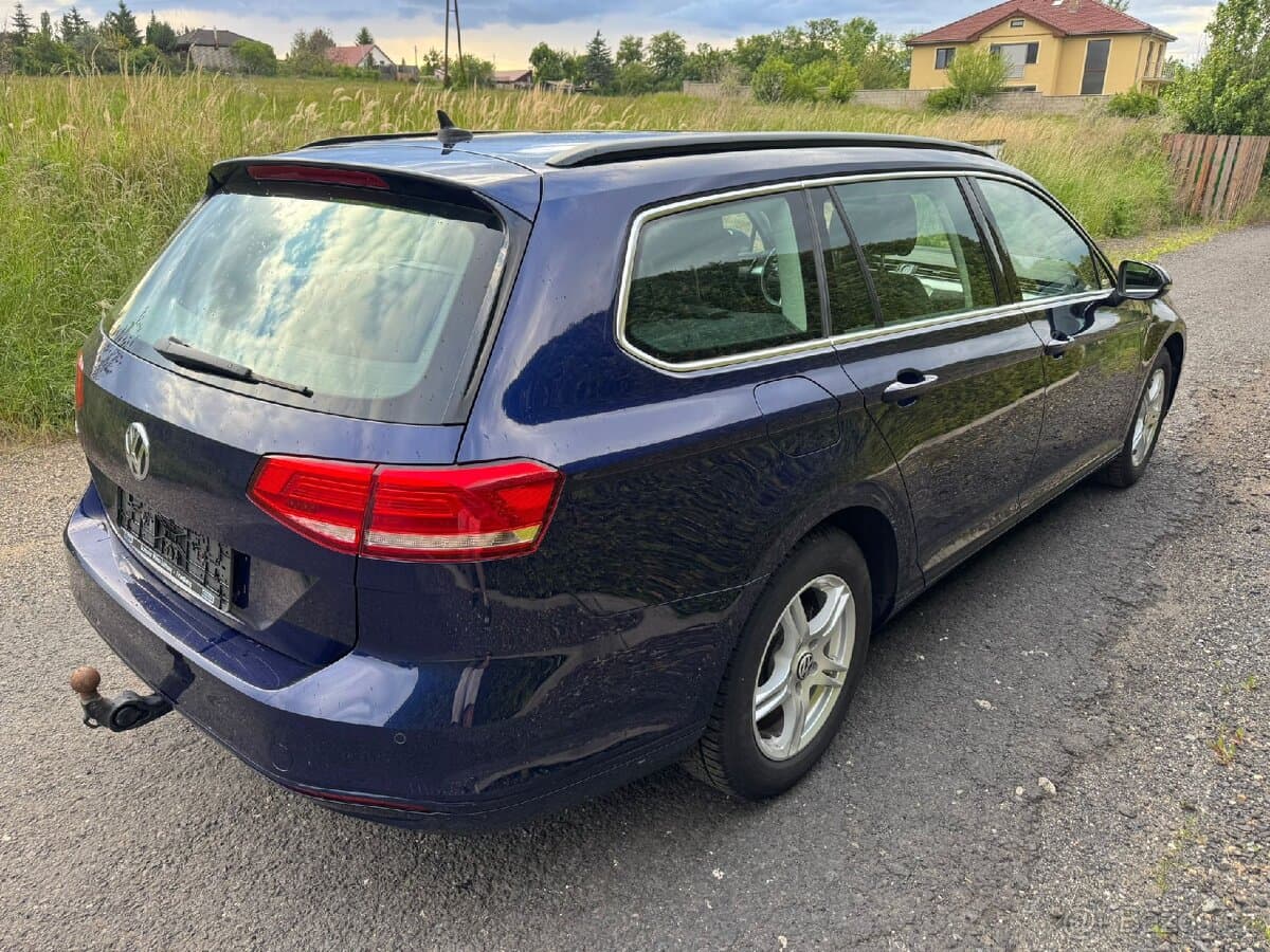 2018 Volkswagen PASSAT - 4