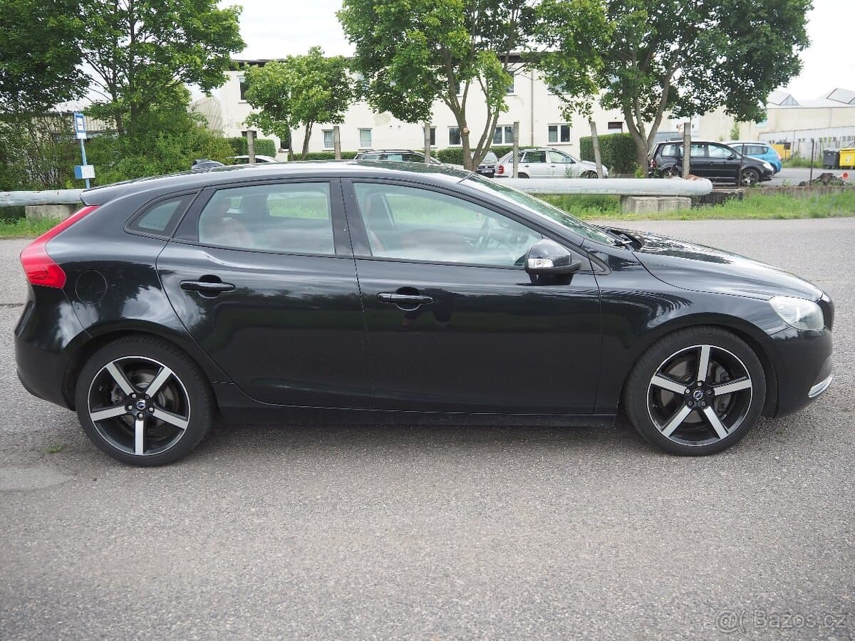 2015 Volvo V40 - 4