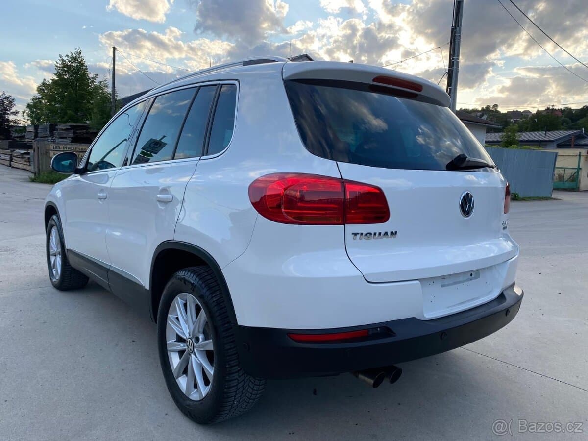2012 Volkswagen TIGUAN - 4
