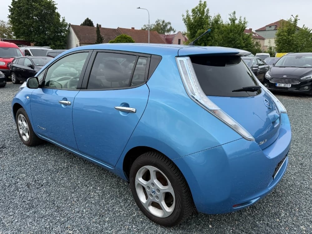 2011 Nissan LEAF - 4