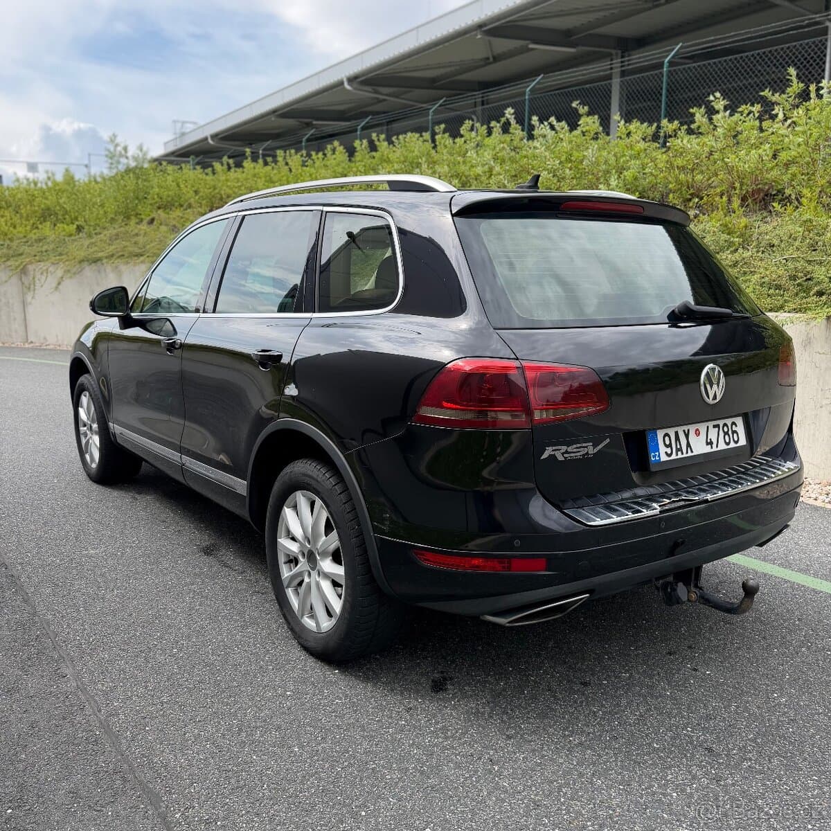 2011 Volkswagen TOUAREG - 4