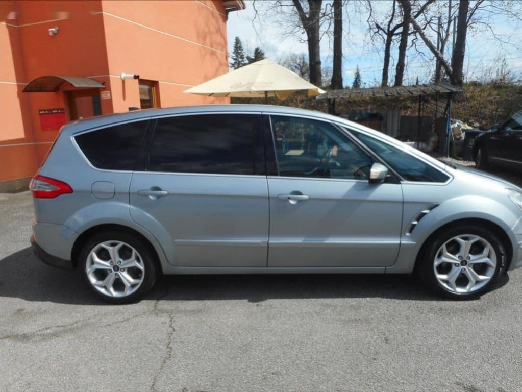 2010 Ford S-MAX - 4