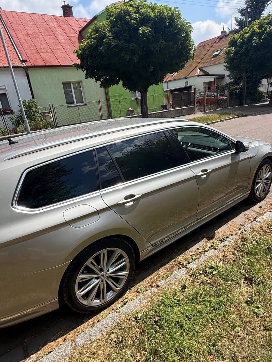 Volkswagen PASSAT - 4