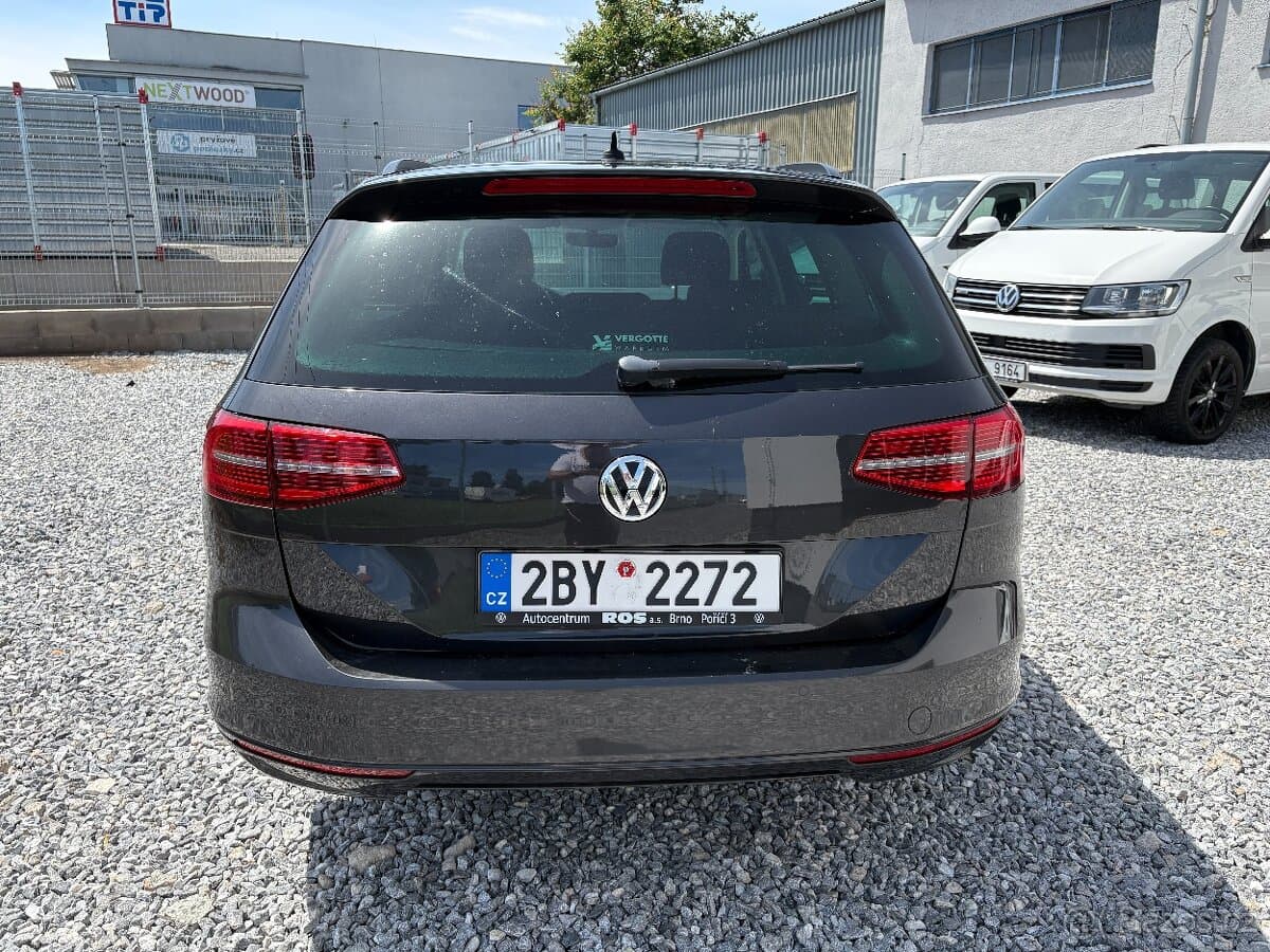 2018 Volkswagen PASSAT - 4