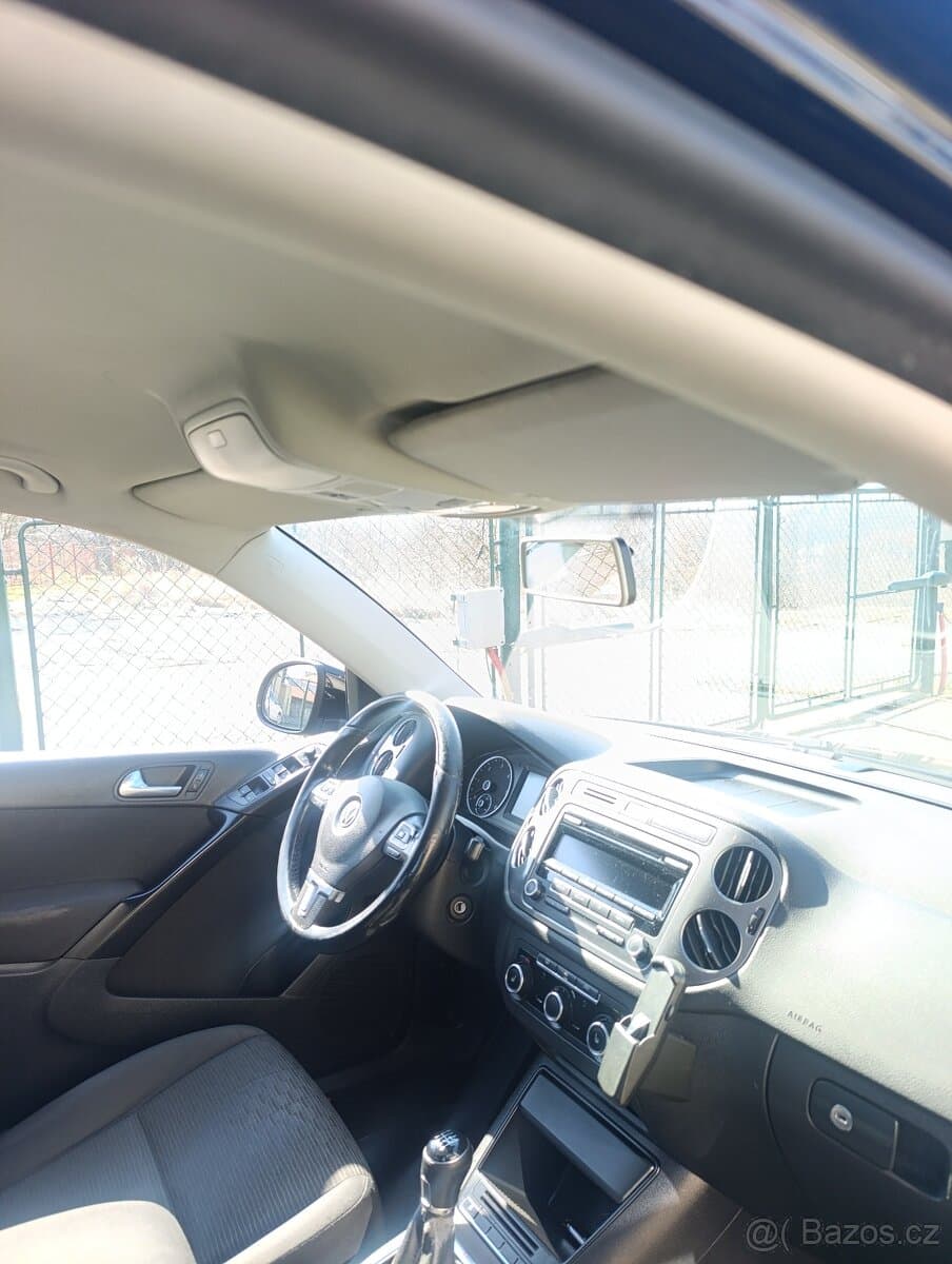 2012 Volkswagen TIGUAN - 4