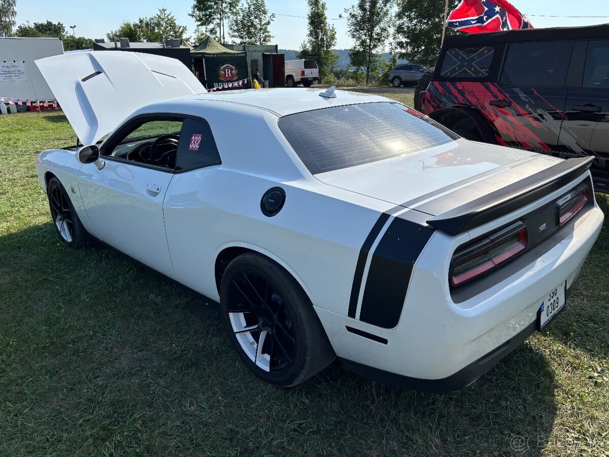 2016 Dodge CHALLENGER - 4