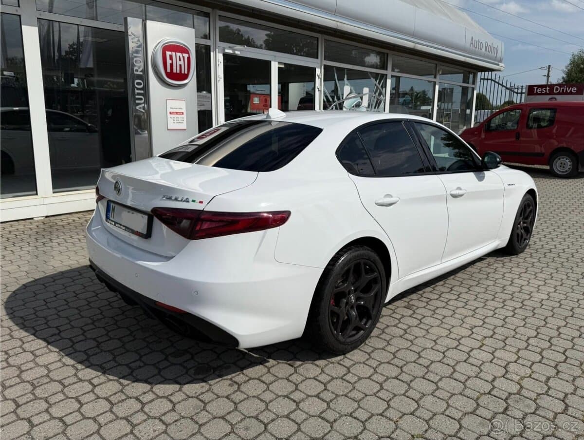 2022 Alfa Romeo GIULIA - 4