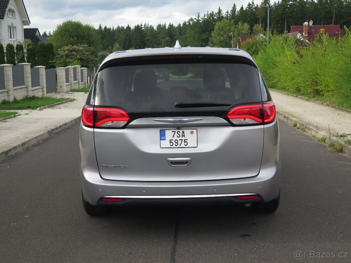 2018 Chrysler PACIFICA - 4