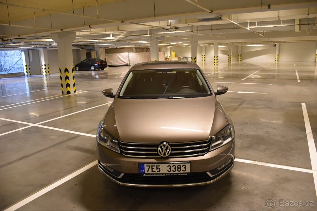 2011 Volkswagen PASSAT - 4