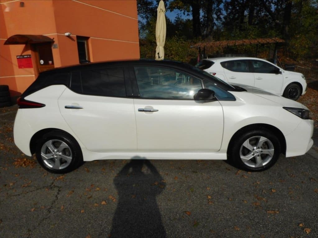 2021 Nissan LEAF - 4