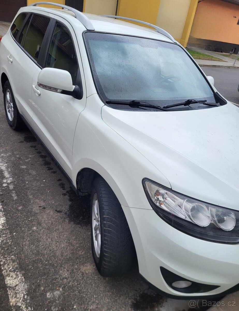 2010 Hyundai SANTA FE - 4