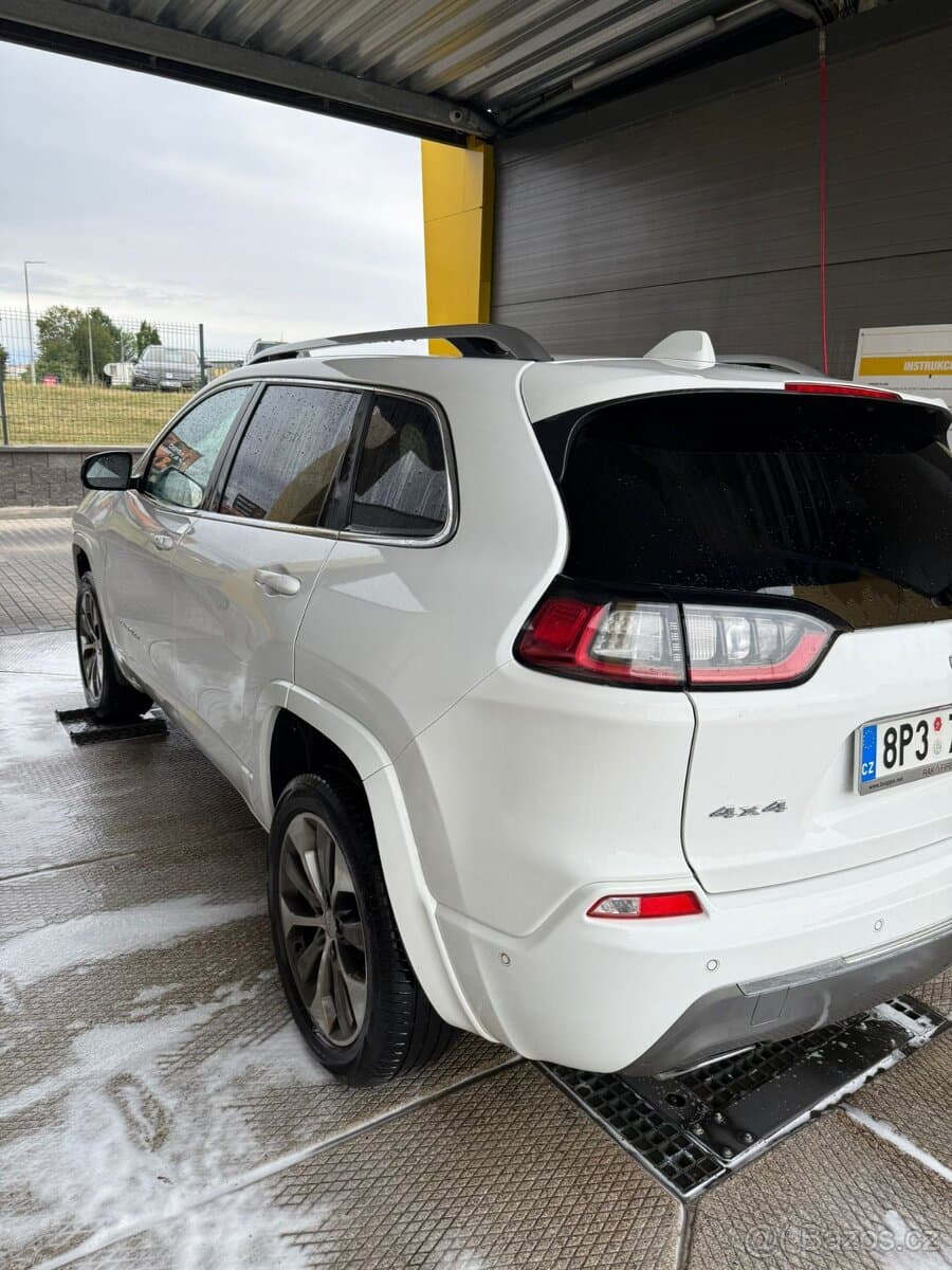 2020 Jeep CHEROKEE - 4