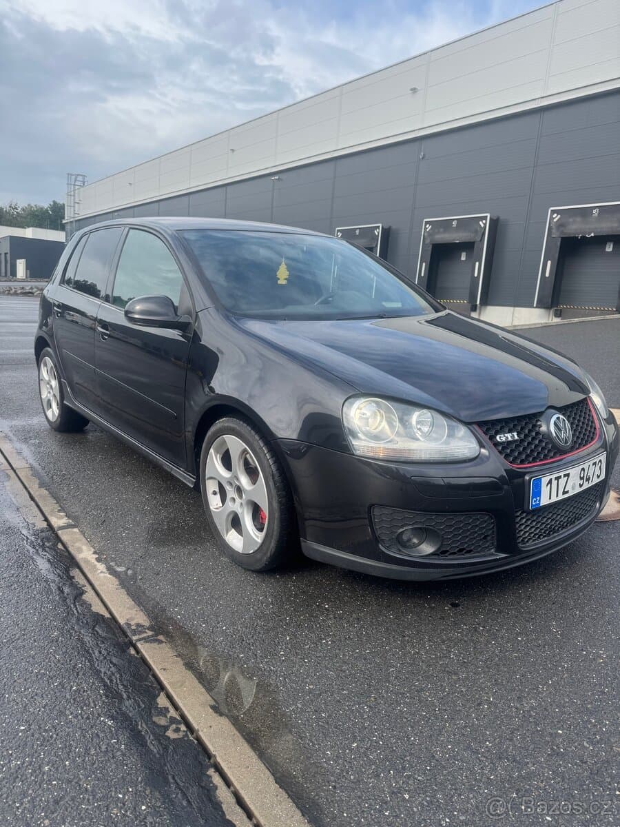 2005 Volkswagen GOLF - 4