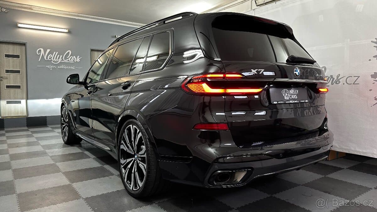 2025 BMW X7 - 4