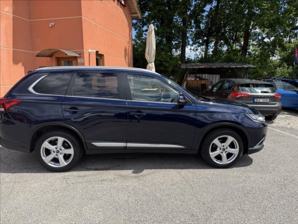 2016 Mitsubishi OUTLANDER - 4