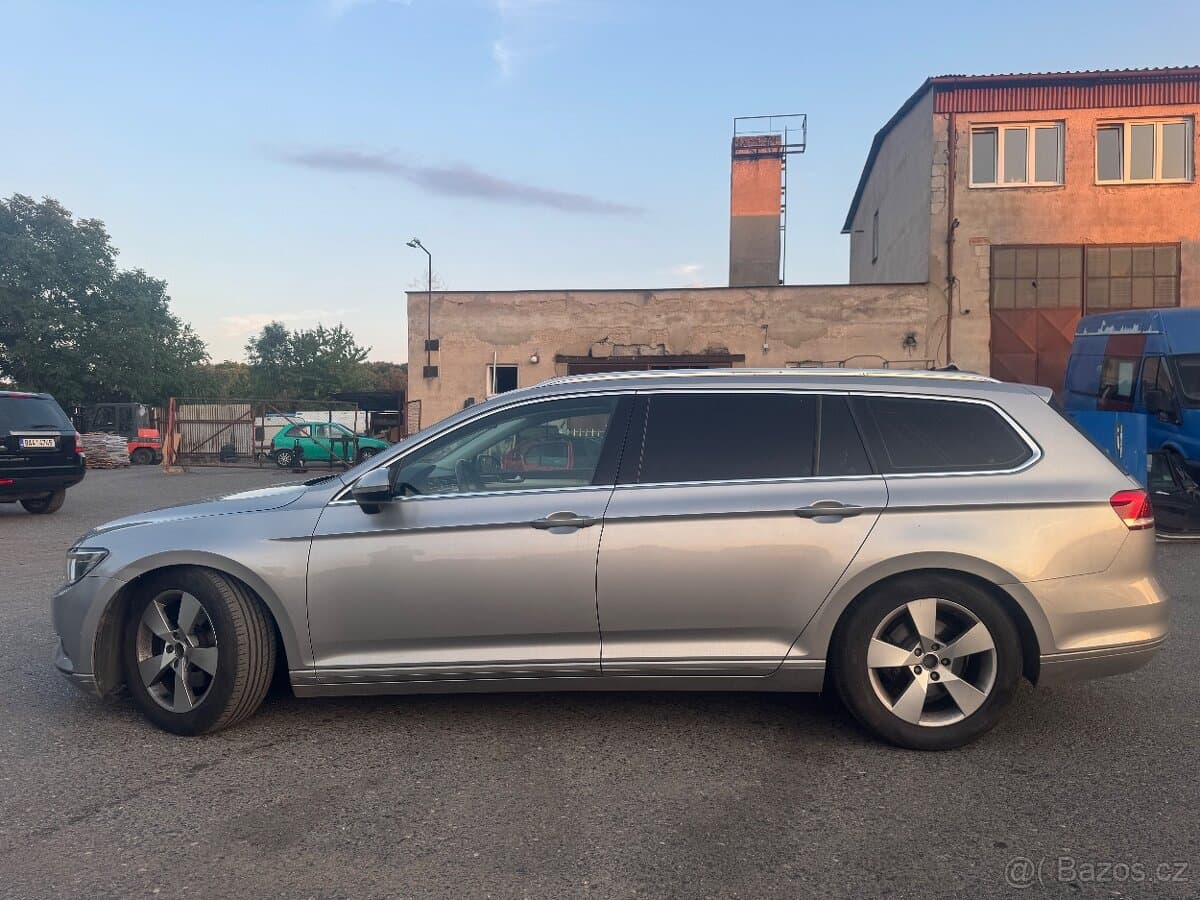2015 Volkswagen PASSAT - 4