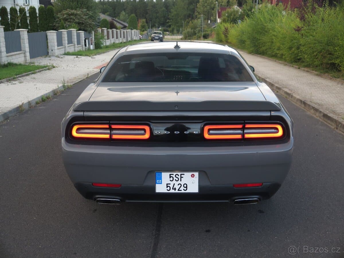 2018 Dodge CHALLENGER - 4