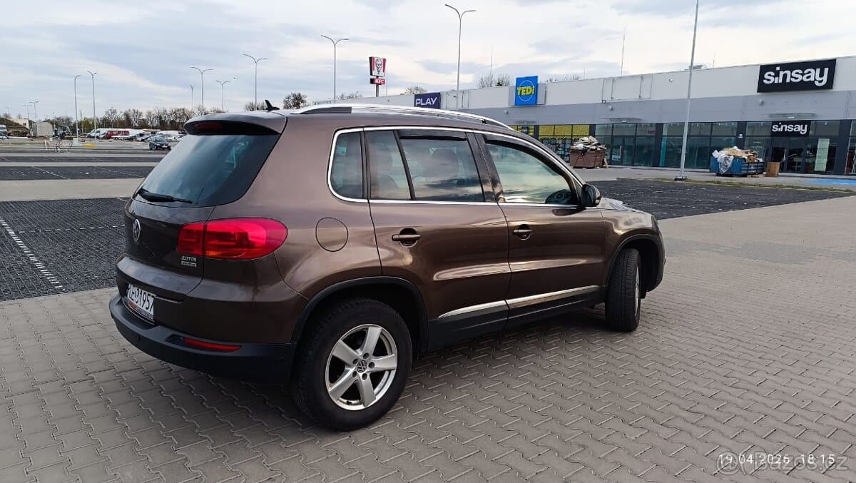 2011 Volkswagen TIGUAN - 4