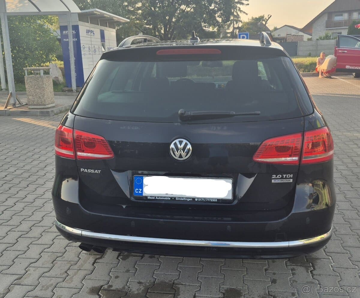 2012 Volkswagen PASSAT - 4