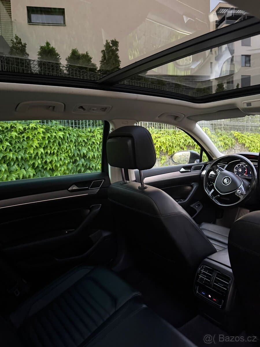 2017 Volkswagen PASSAT - 4