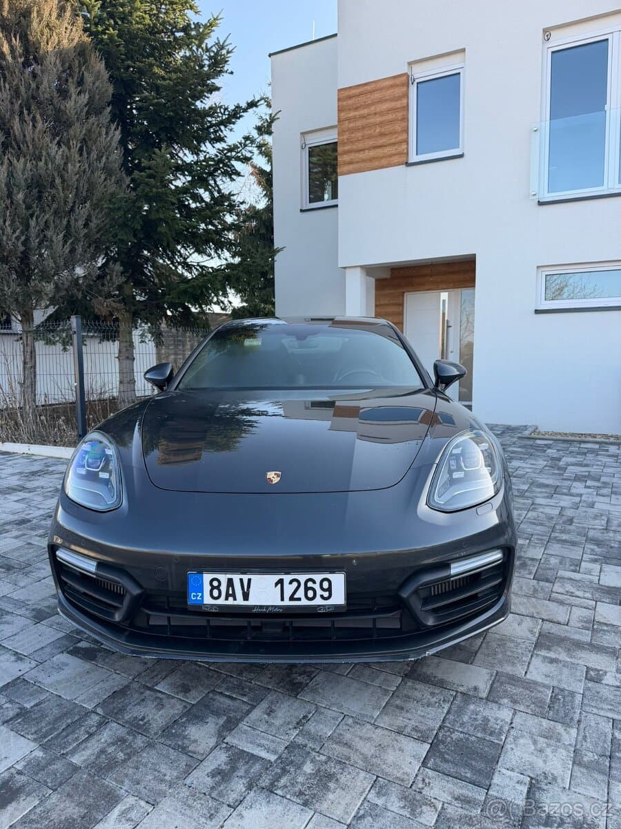 2018 Porsche PANAMERA - 4