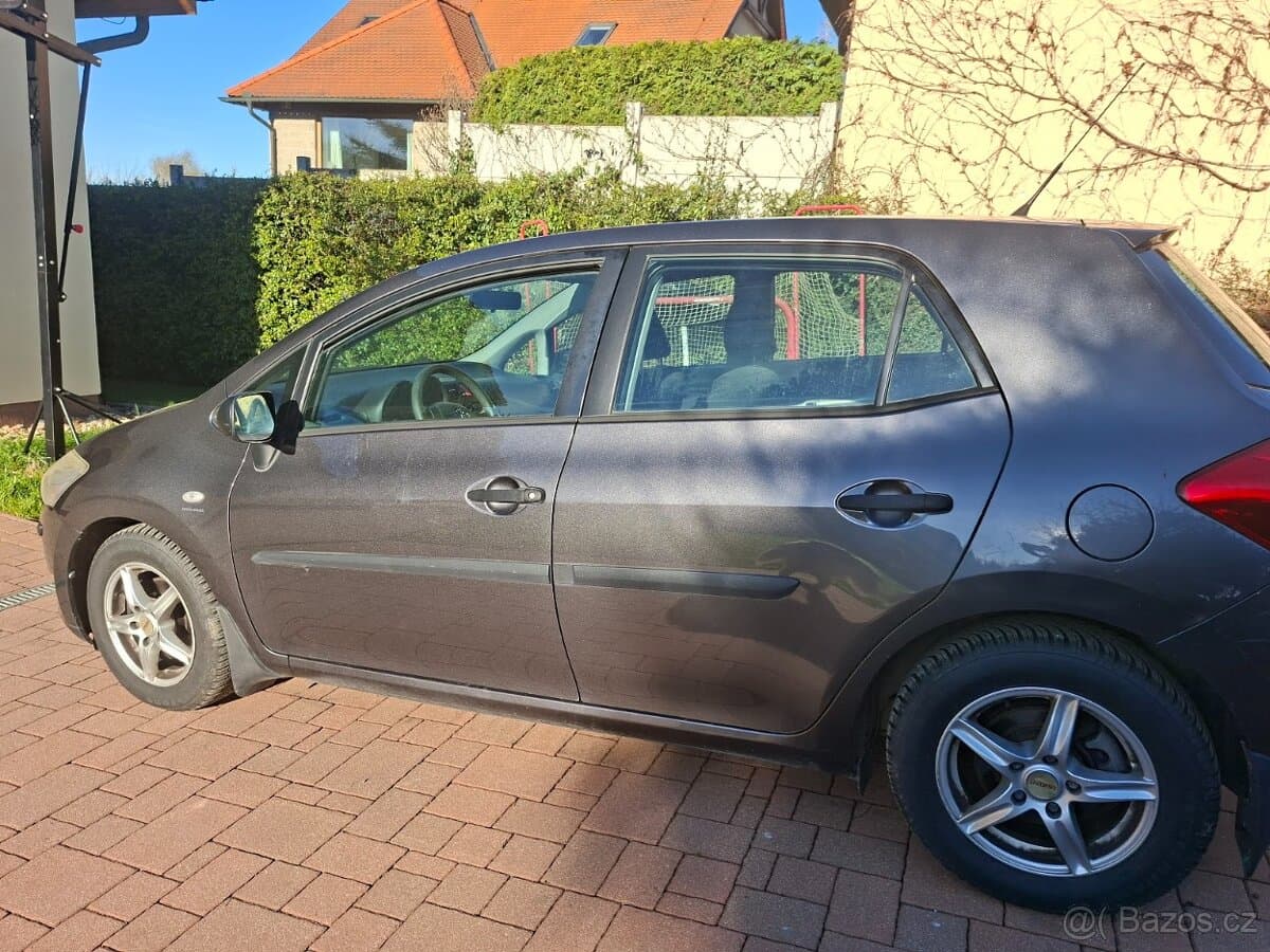 2009 Toyota AURIS - 4