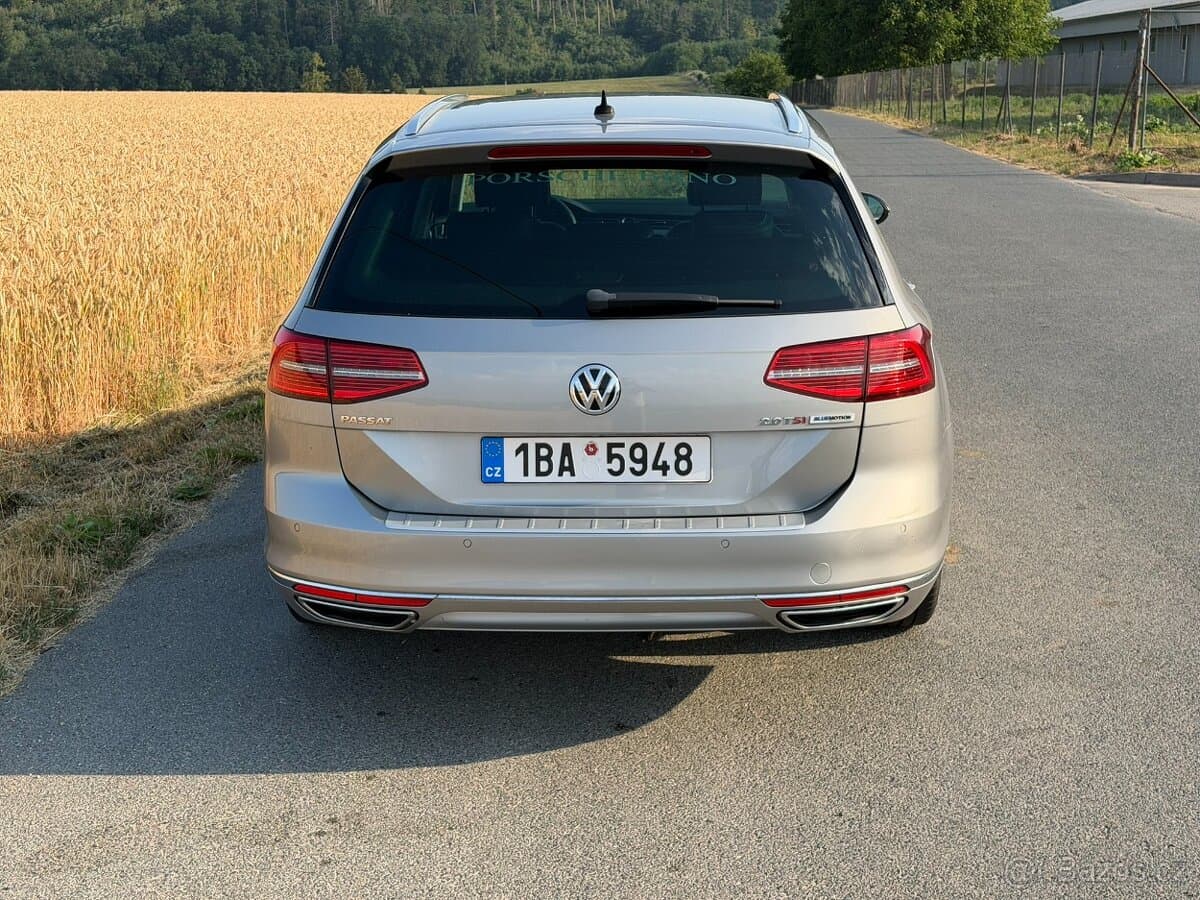 2015 Volkswagen PASSAT - 4
