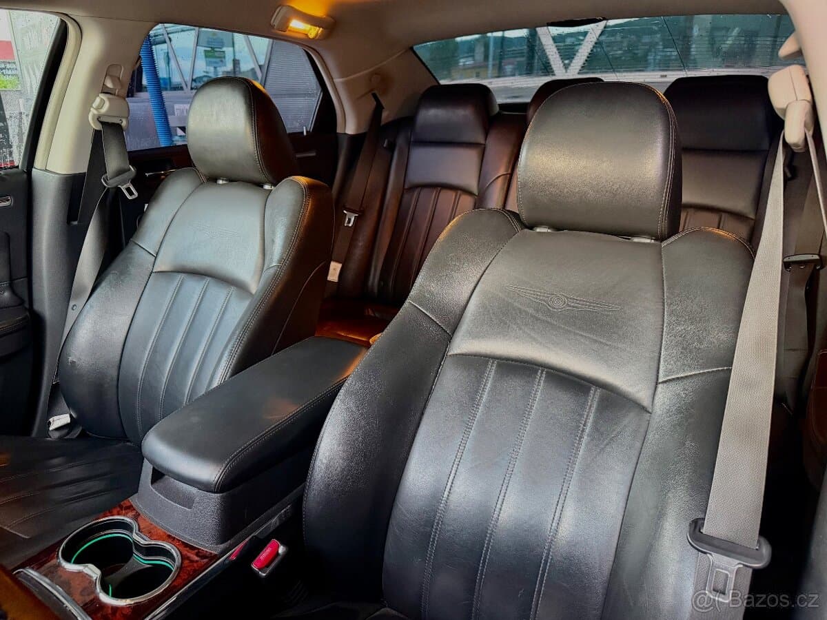 2010 Chrysler 300C - 4