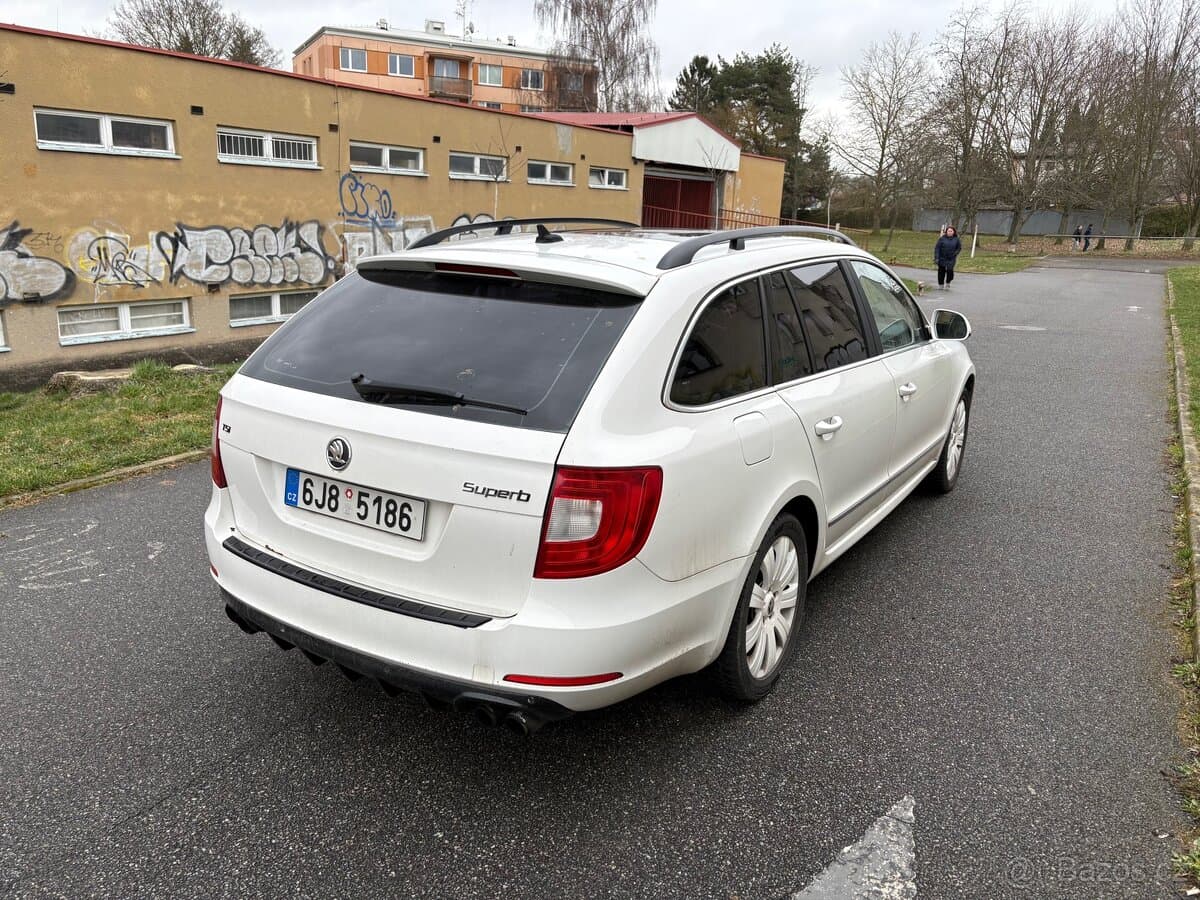 2011 Škoda SUPERB - 4